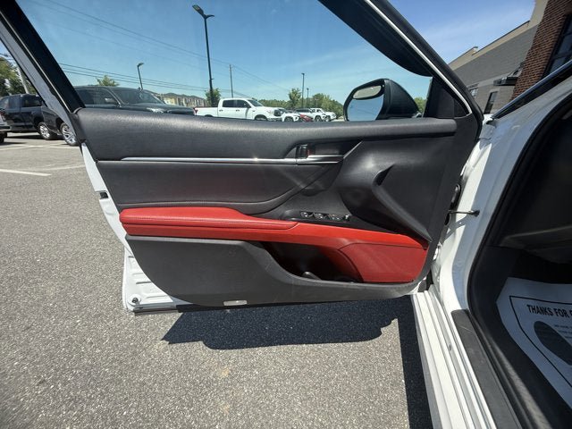 Used 2018 Toyota Camry XSE FWD image 16
