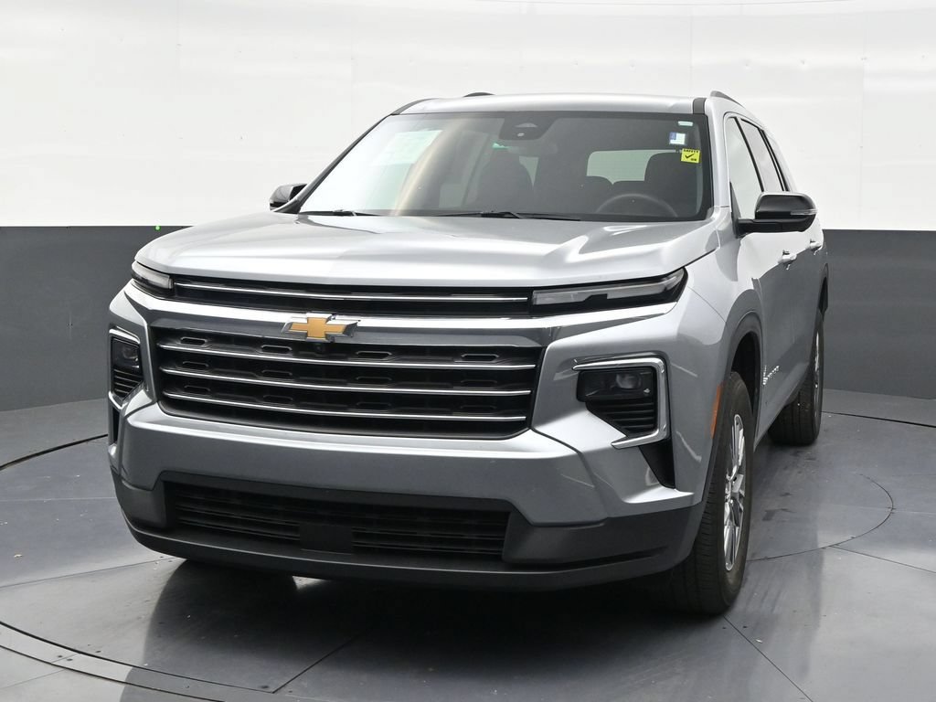 Used 2024 Chevrolet Traverse LT FWD image 8