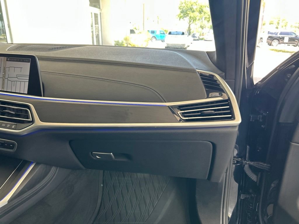 Used 2022 BMW X7 xDrive40i w/ M Sport Package AWD/4WD image 27