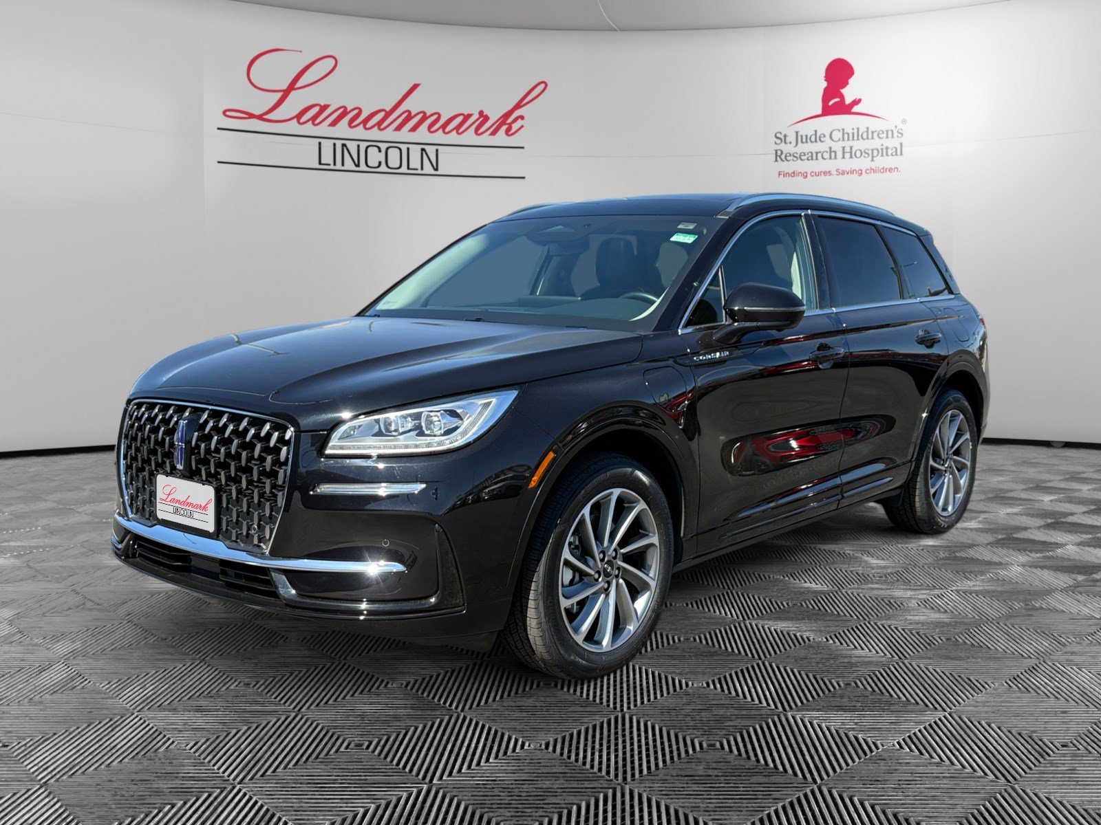 Certified 2024 Lincoln Corsair Grand Touring w/ Equipment Group 301A AWD/4WD image 1