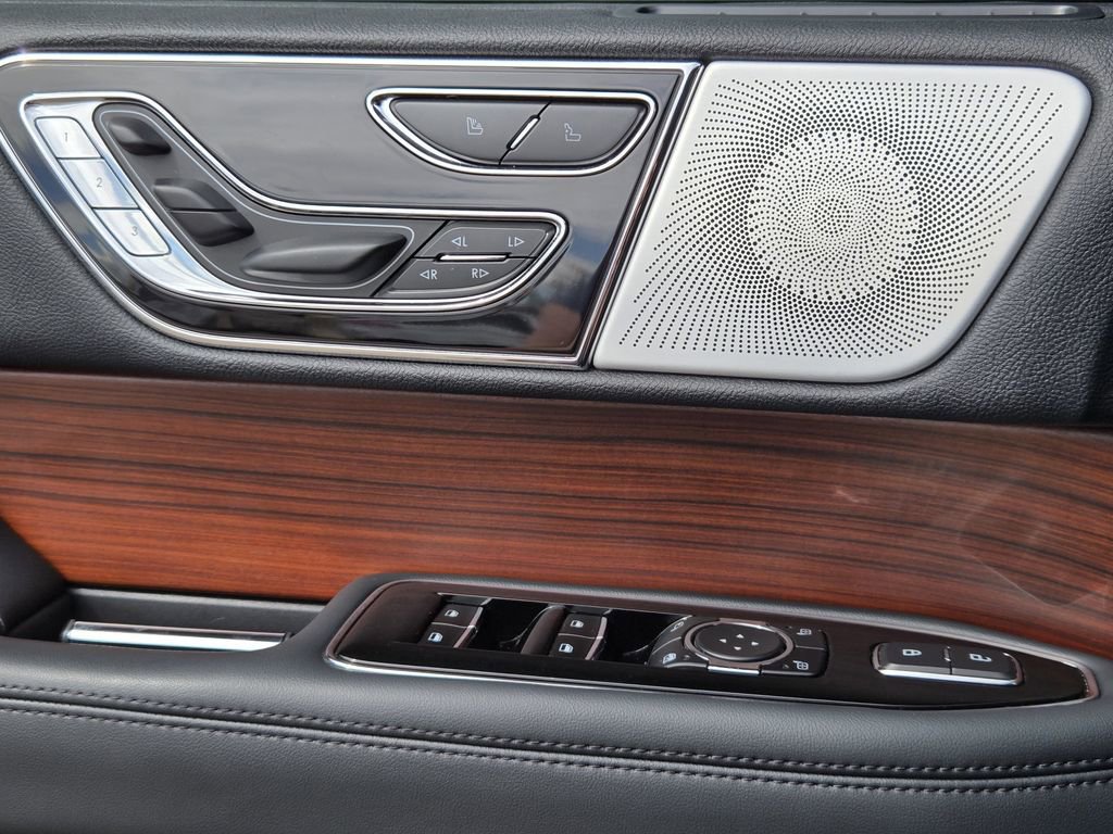 Used 2023 Lincoln Navigator Reserve w/ Equipment Group 201A image 15