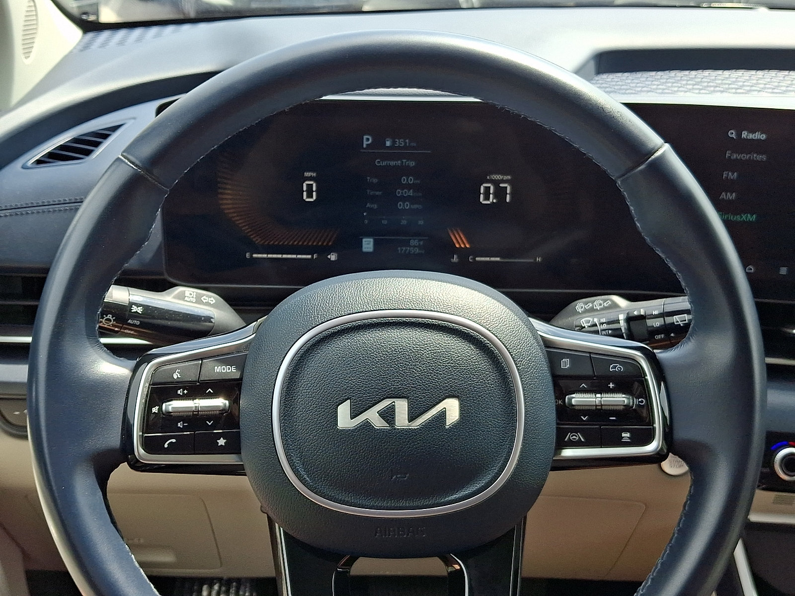Certified 2025 Kia Carnival EX FWD image 20