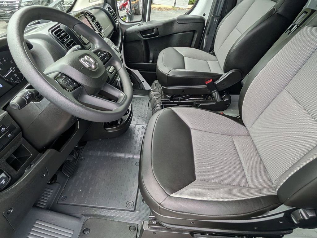 Used 2026 RAM ProMaster 2500 w/ Convenience Group FWD image 11