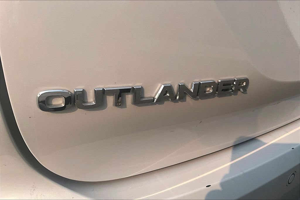 Used 2024 Mitsubishi Outlander SE AWD/4WD image 8