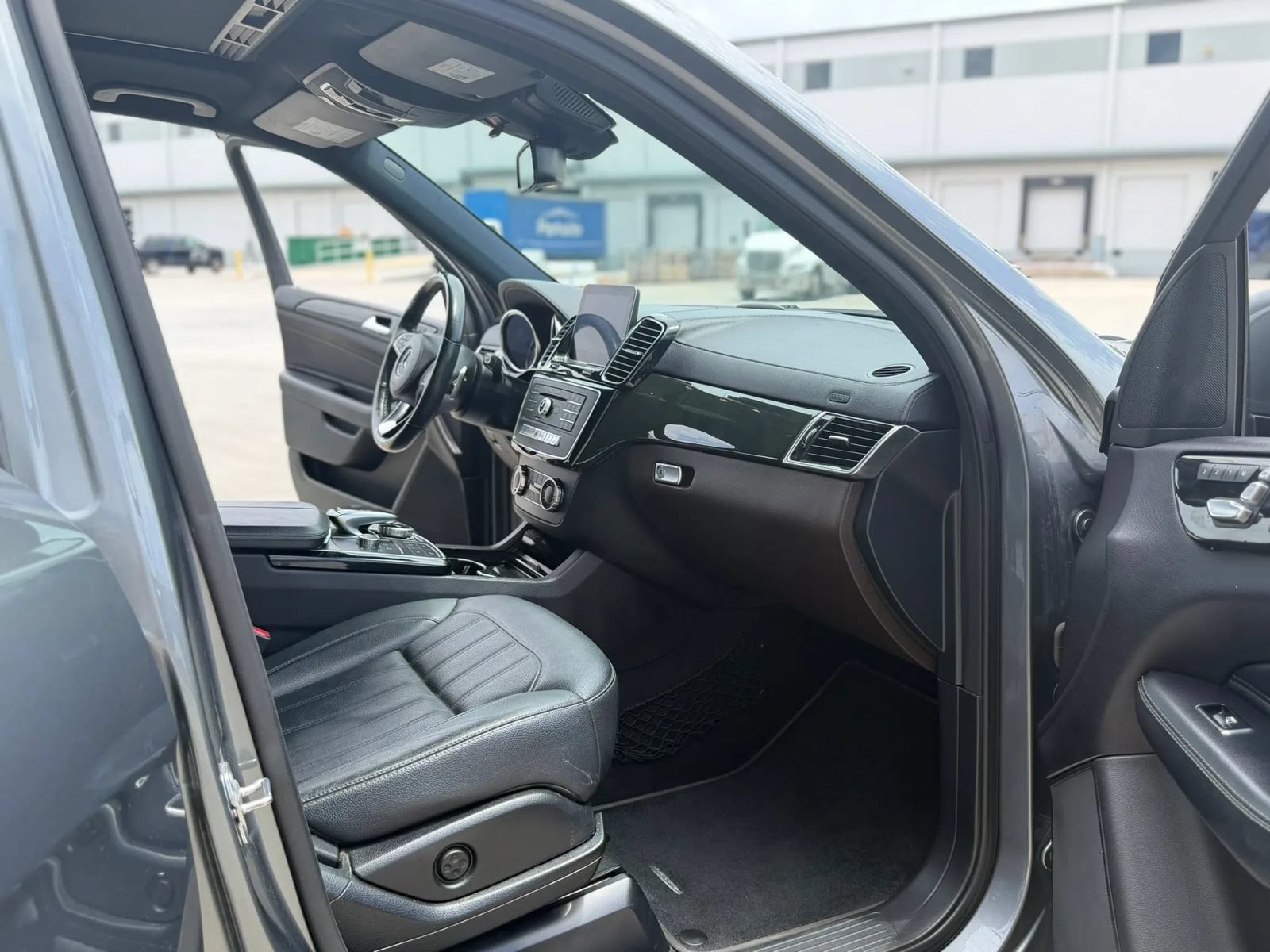 Used 2018 Mercedes-Benz GLS 450 4MATIC w/ Premium Package image 25