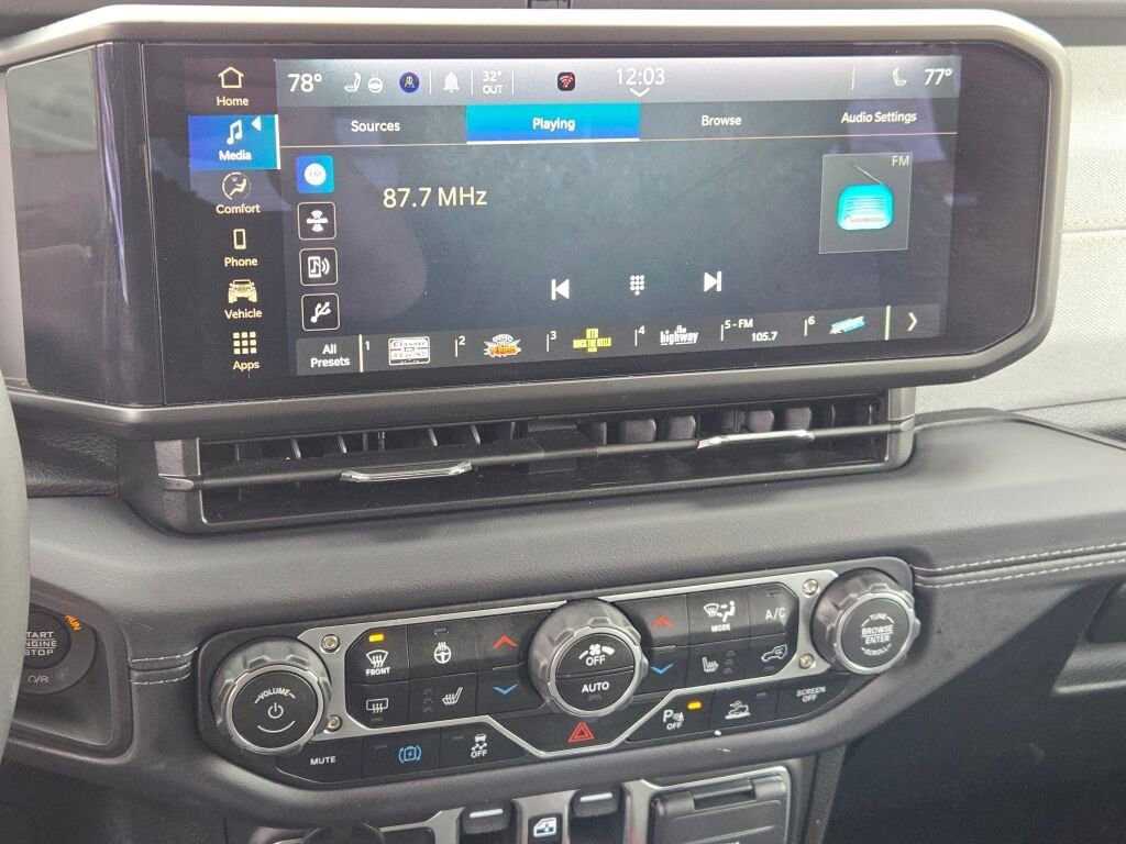 Certified 2025 Jeep Wrangler Unlimited Sahara w/ Safety Group image 21