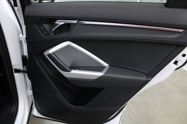 Used 2024 Audi Q3 2.0T Premium image 23