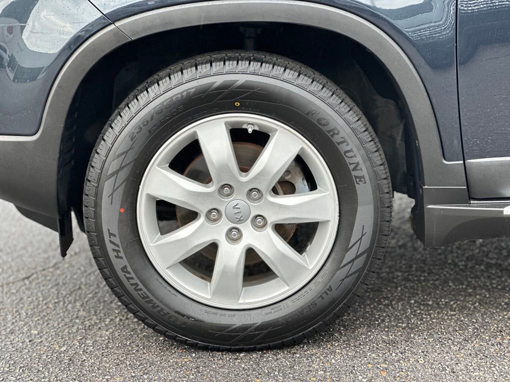 Used 2012 Kia Sorento LX image 25