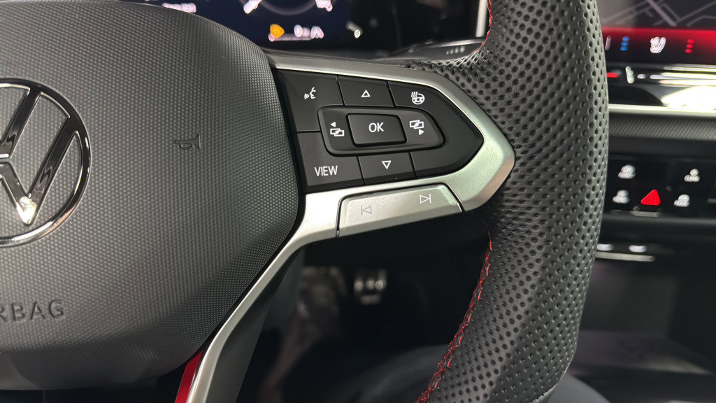 New 2026 Volkswagen GTI SE FWD image 23