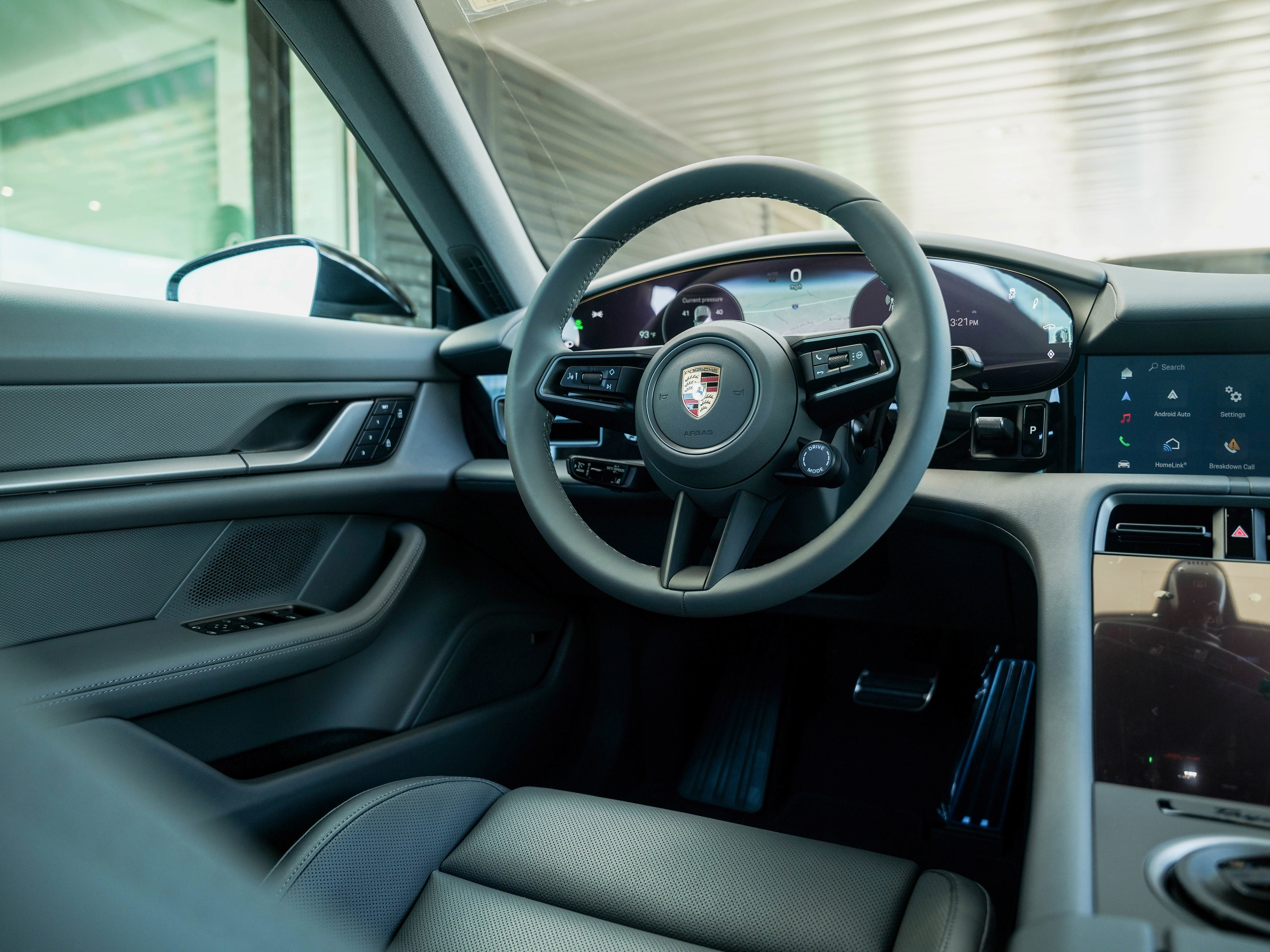 New 2025 Porsche Taycan image 25