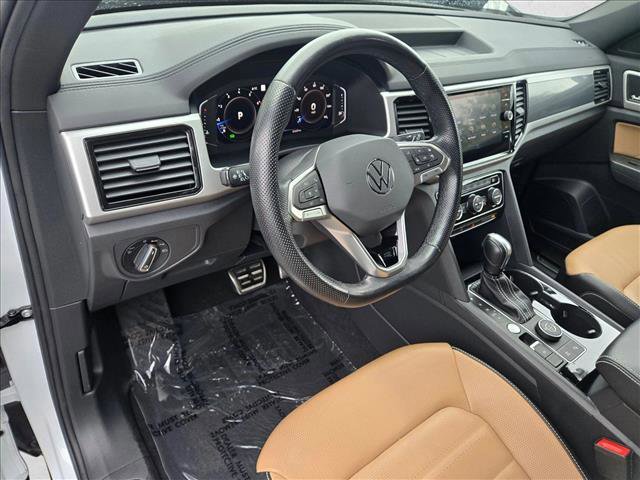 Used 2022 Volkswagen Atlas Cross Sport SEL Premium R-Line image 9