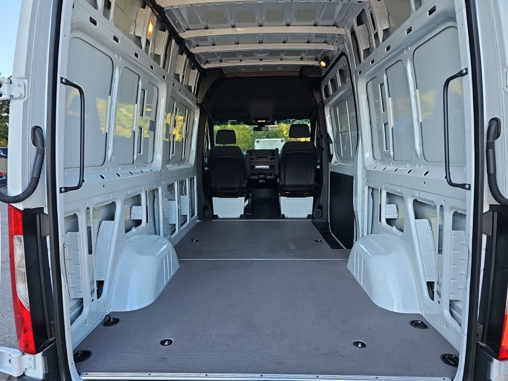 Used 2026 Mercedes-Benz Sprinter 2500 image 13