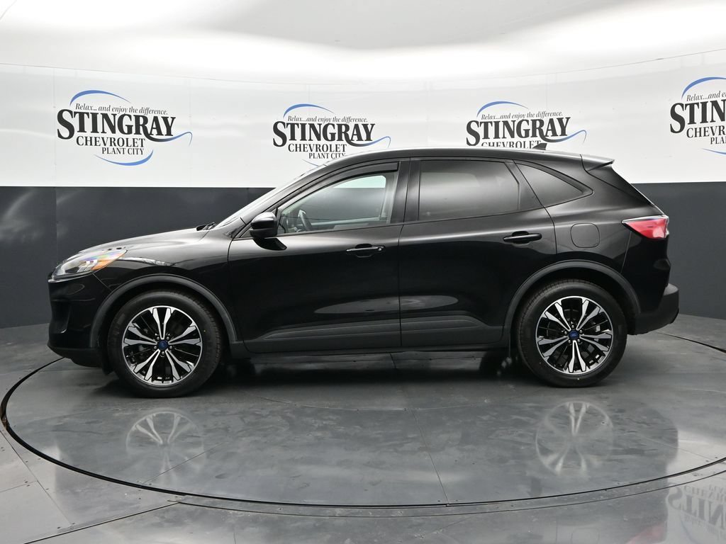 Used 2022 Ford Escape SE w/ SE Sport Appearance Package FWD image 4