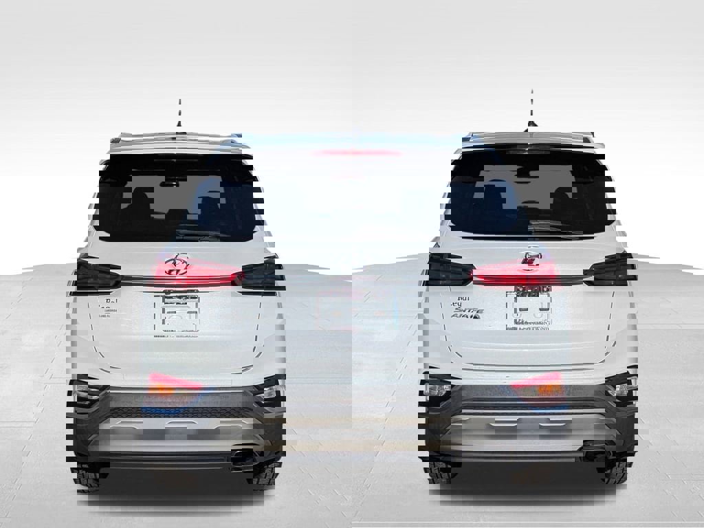 Used 2020 Hyundai Santa Fe SE w/ Cargo Package image 4