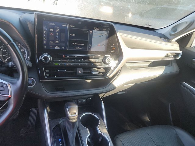Used 2021 Toyota Highlander Limited image 6