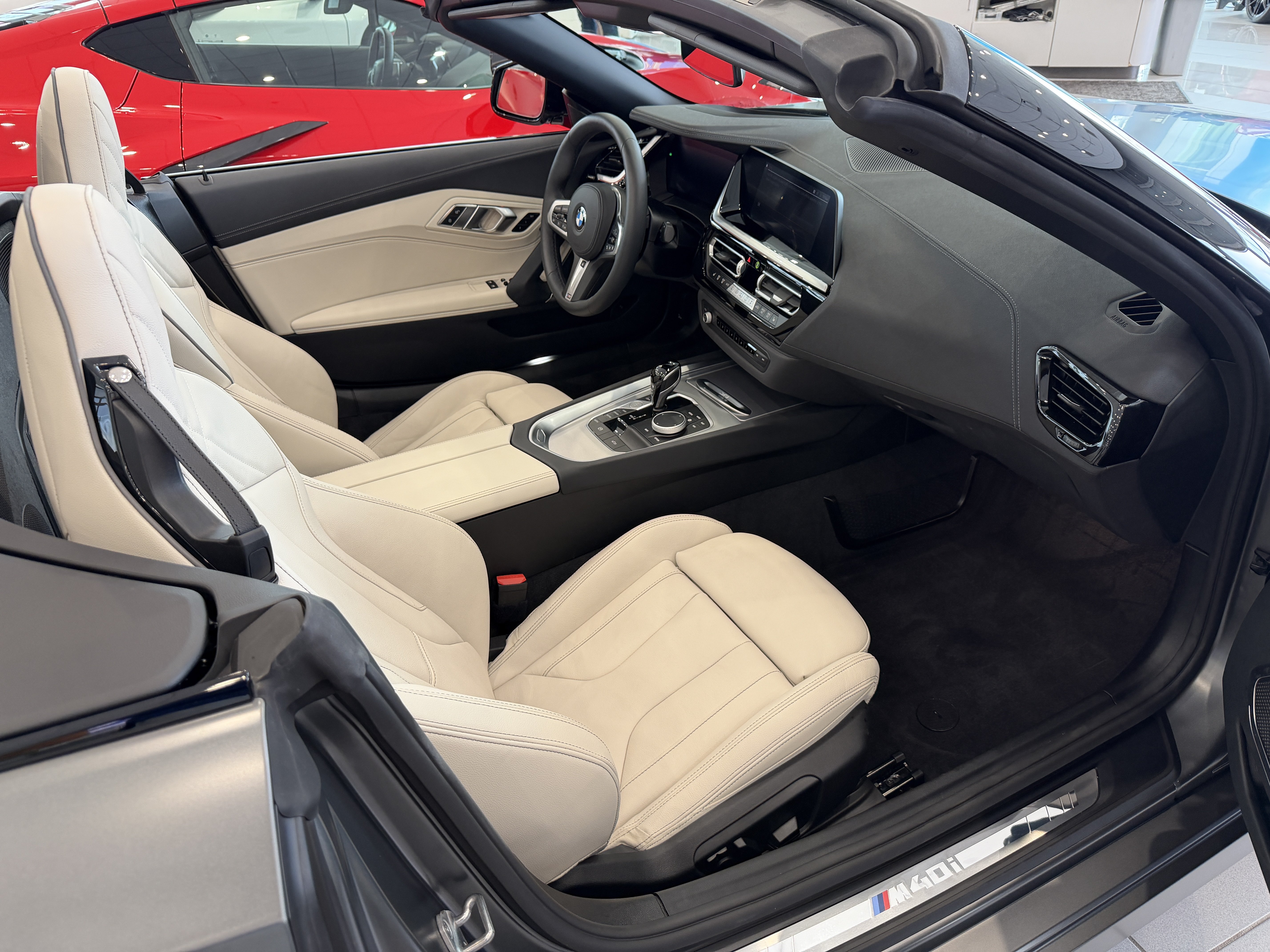 Used 2025 BMW Z4 M40i RWD image 25