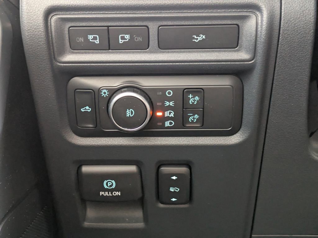 Used 2022 Ford F150 Lariat w/ Tow Technology Package image 27