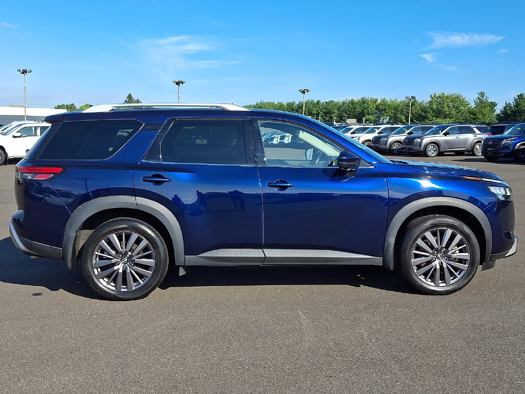 Certified 2024 Nissan Pathfinder SL w/ SL Premium Package AWD/4WD image 8