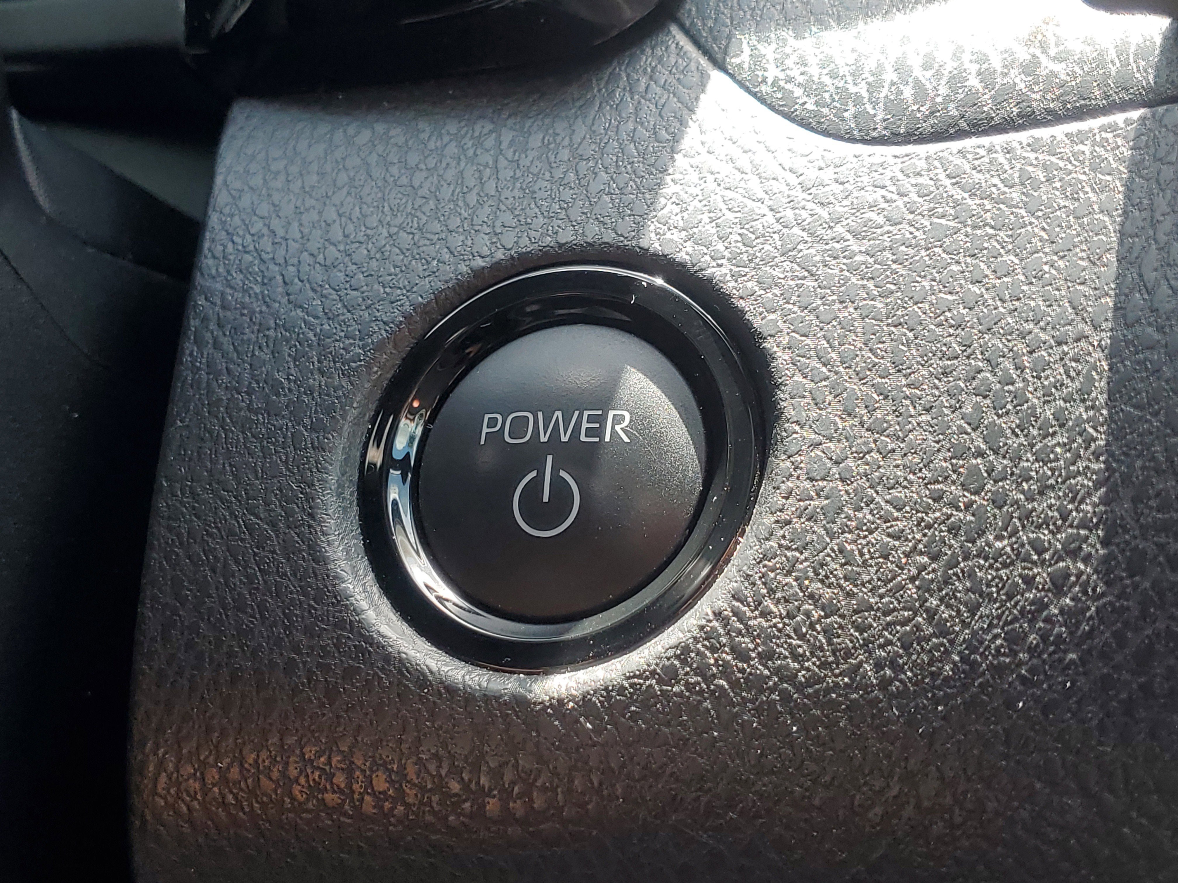 Used 2025 Toyota Camry SE image 28