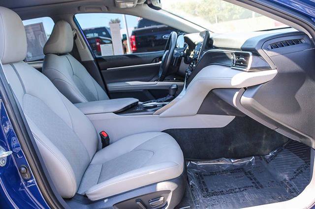Used 2023 Toyota Camry XSE image 12