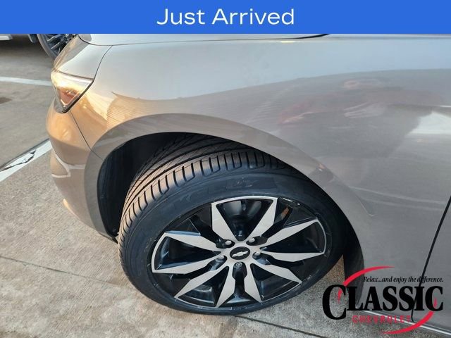 Used 2017 Chevrolet Malibu LT w/ Leather Package image 13