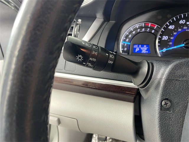 Used 2012 Toyota Camry L image 13