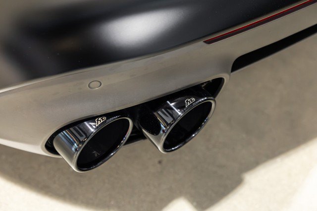 Used 2014 Ferrari F12 Berlinetta RWD image 25