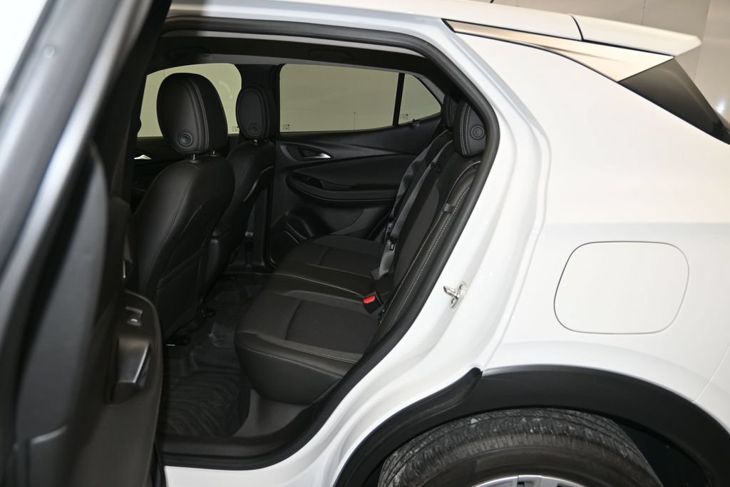 Used 2024 Buick Encore GX Preferred w/ Comfort Package FWD image 21