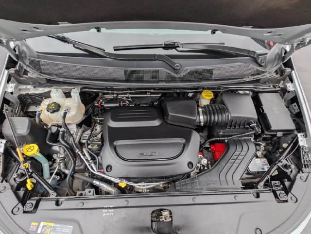 Used 2024 Chrysler Pacifica Touring-L FWD image 30