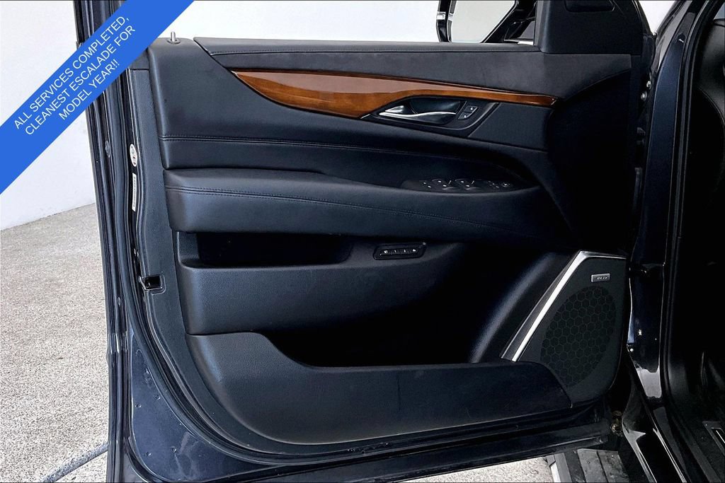 Used 2017 Cadillac Escalade Premium Luxury AWD/4WD image 21