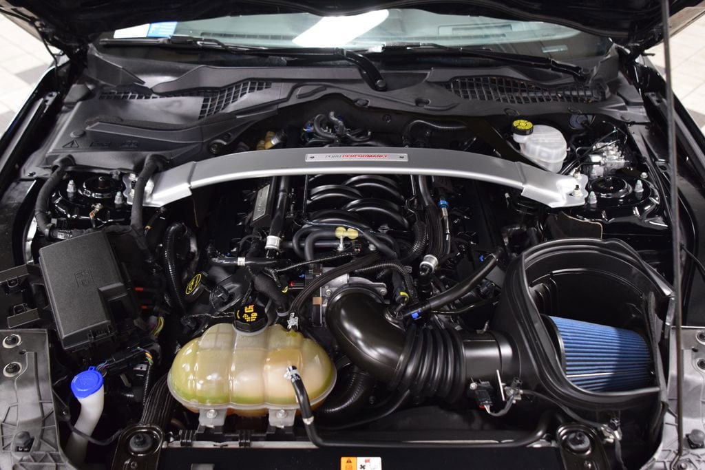 Used 2020 Ford Mustang Shelby GT350 w/ Technology Package RWD image 30