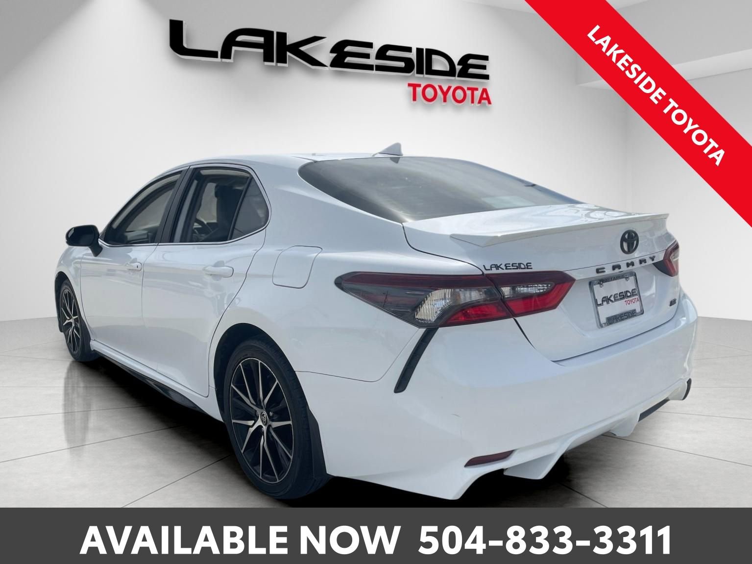 Used 2021 Toyota Camry SE FWD image 4