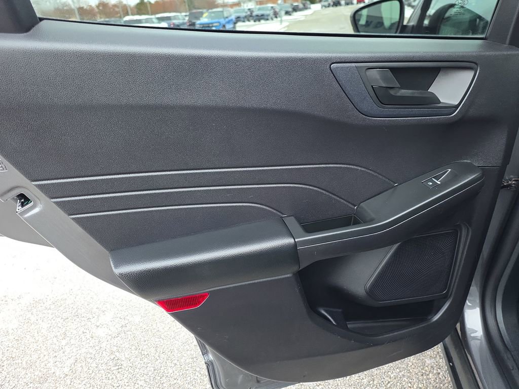 Used 2022 Ford Escape SE w/ Cold Weather Package image 27