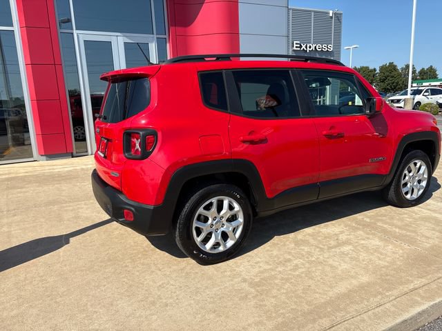 Used 2017 Jeep Renegade Latitude AWD/4WD image 5