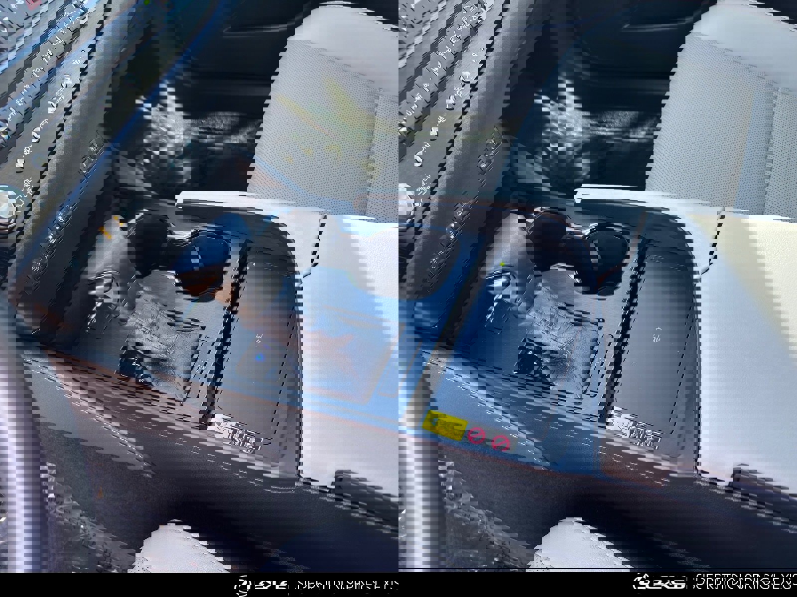 Certified 2025 Lexus ES 350 w/ Premium Package image 27