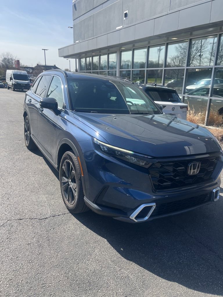 Used 2025 Honda CR-V Sport Touring image 2
