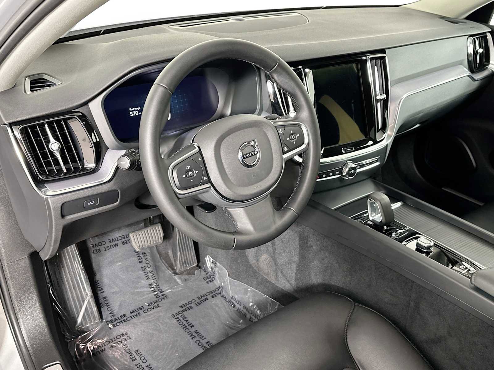 Used 2025 Volvo S60 B5 Core image 9