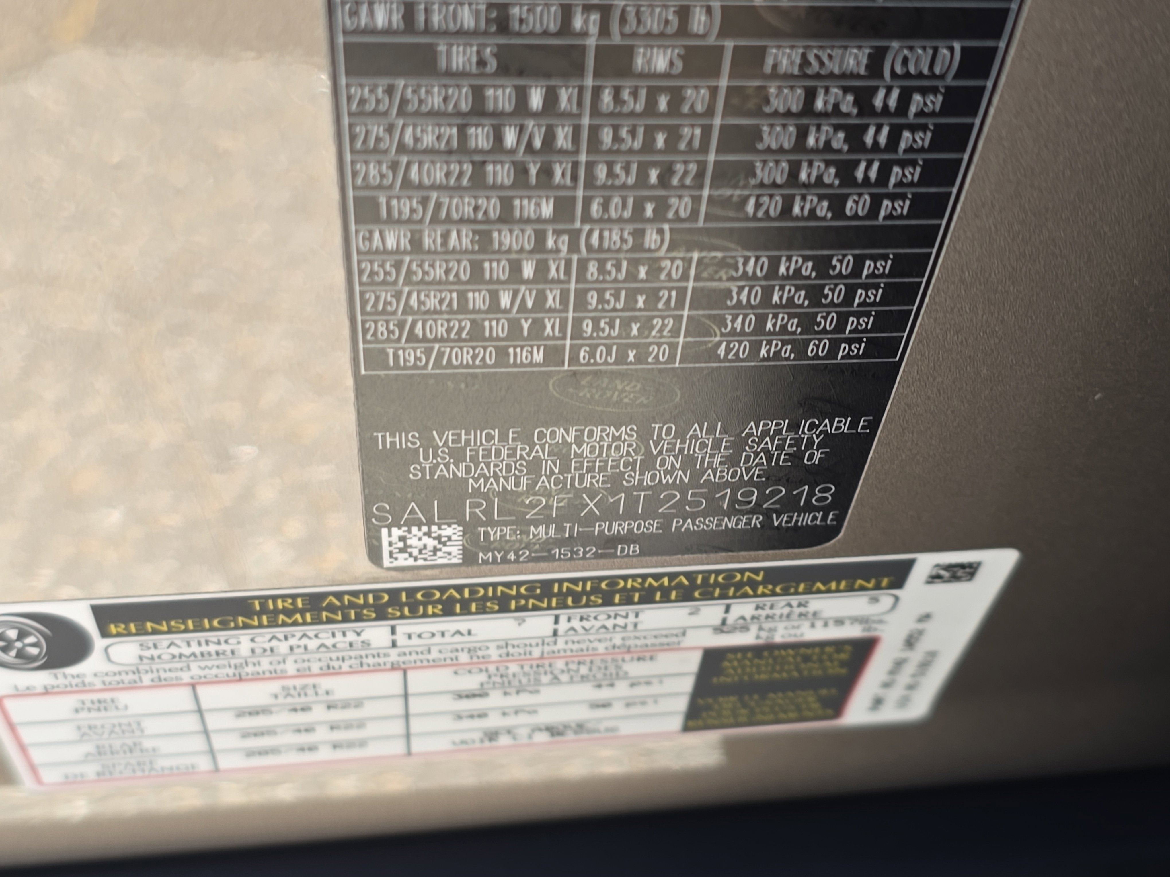 New 2026 Land Rover Discovery Dynamic SE image 35