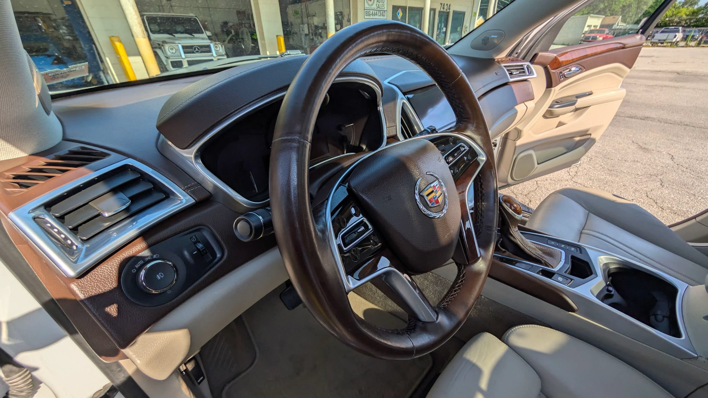 Used 2013 Cadillac SRX Premium w/ Driver Assist Package AWD/4WD image 9
