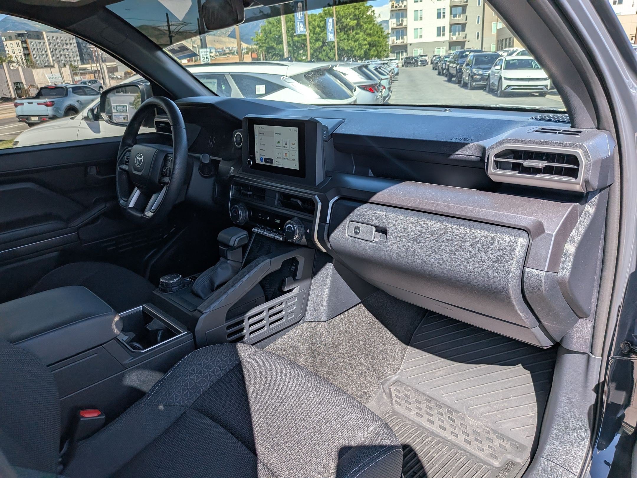 Used 2025 Toyota 4Runner SR5 AWD/4WD image 31