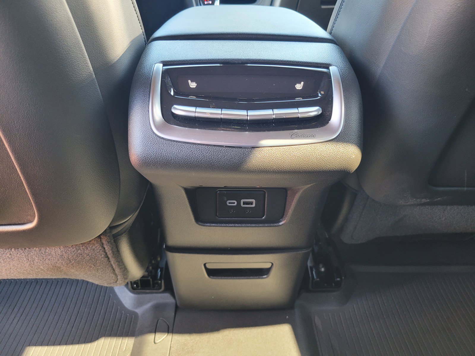 Certified 2023 Cadillac XT6 Premium Luxury w/ Technology Package AWD/4WD image 14