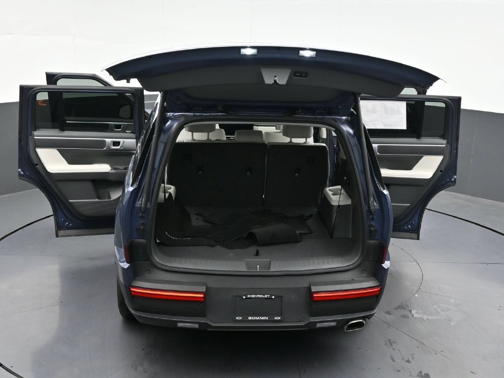 Used 2025 Hyundai Santa Fe SEL FWD image 35