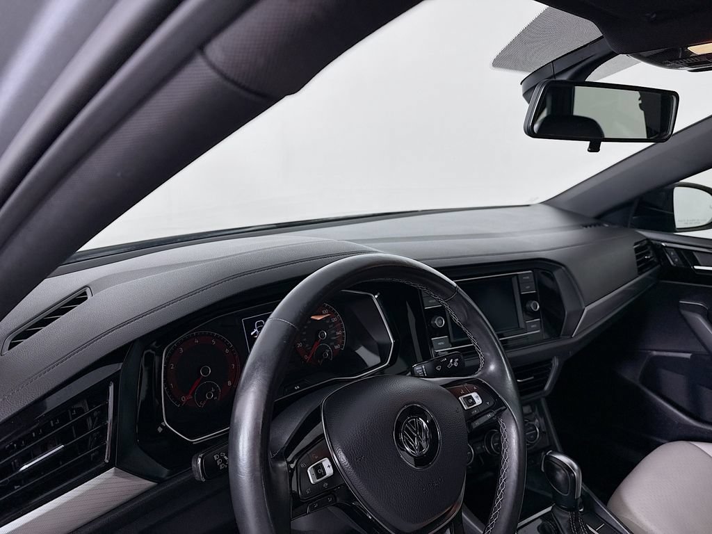 Used 2021 Volkswagen Jetta R-Line FWD image 4