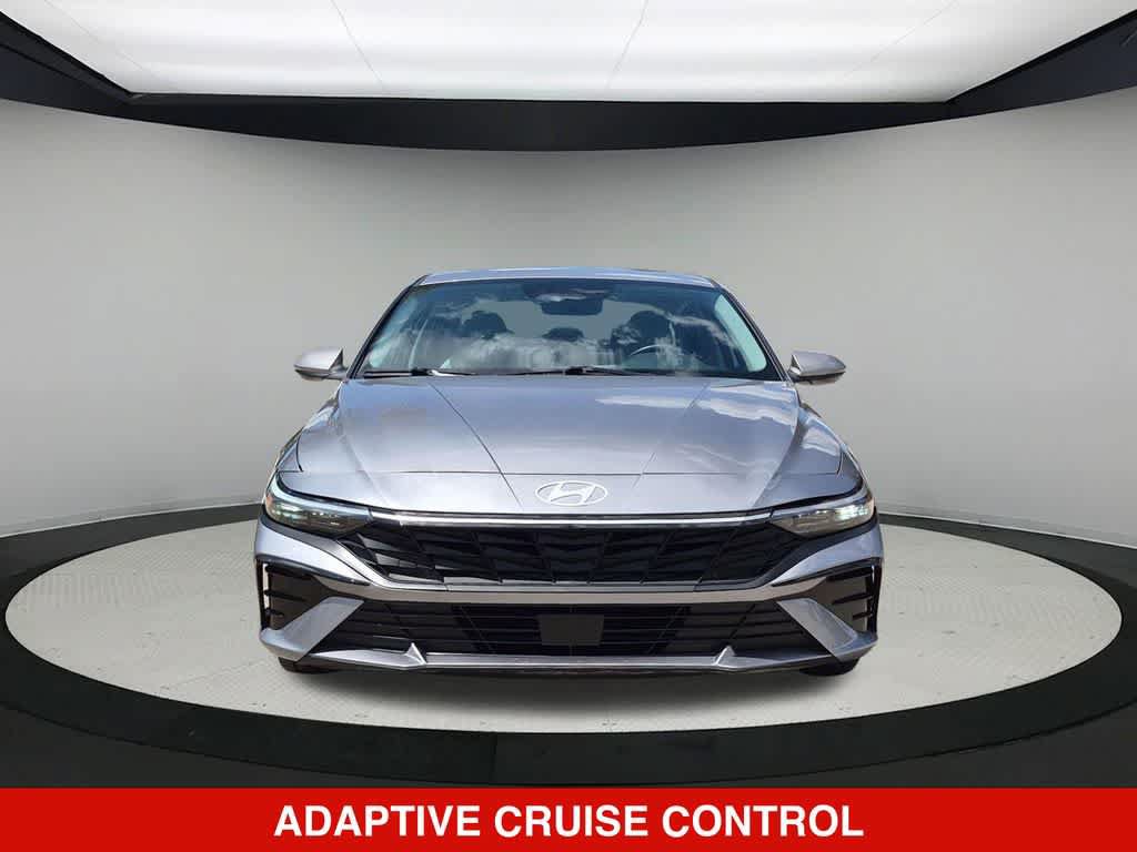 Used 2025 Hyundai Elantra Limited FWD image 9