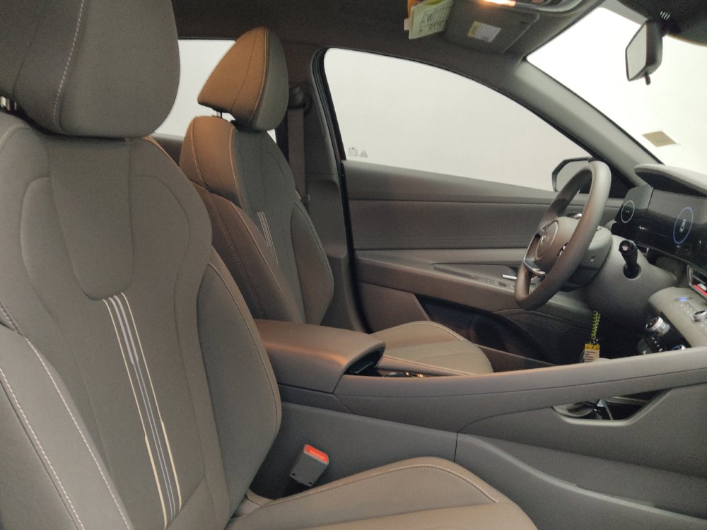 Used 2024 Hyundai Elantra Blue FWD image 21