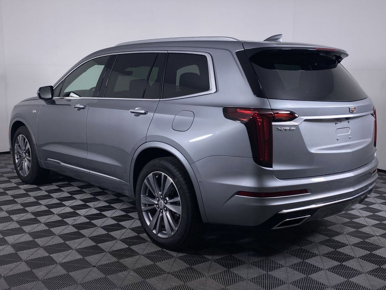 New 2025 Cadillac XT6 Premium Luxury w/ Technology Package FWD image 20