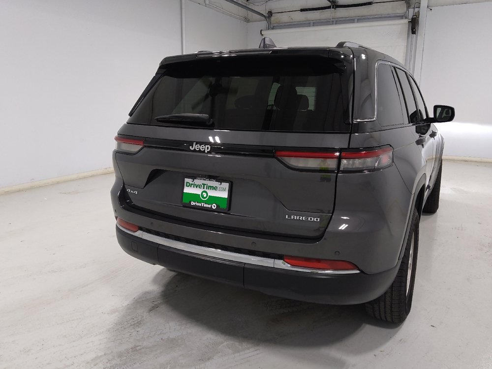 Used 2022 Jeep Grand Cherokee Laredo w/ Luxury Tech Group I AWD/4WD image 7