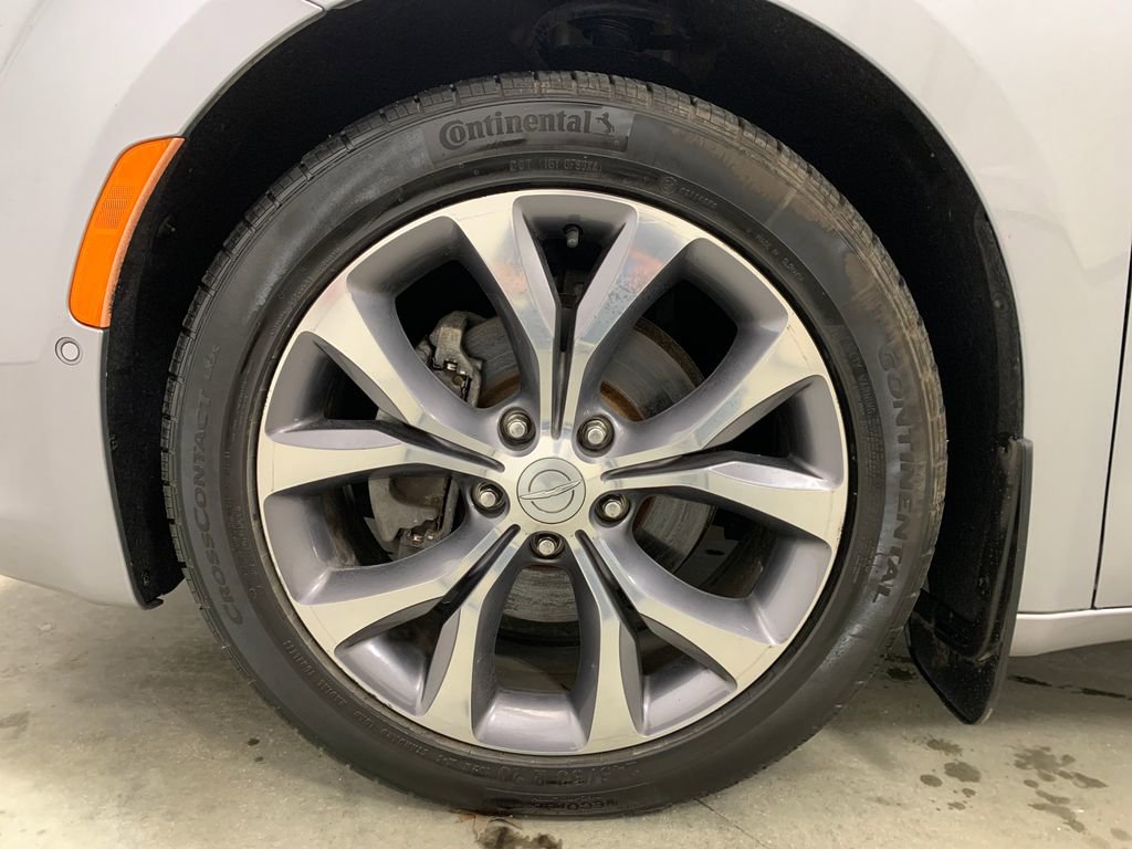 Used 2020 Chrysler Pacifica Limited FWD image 26