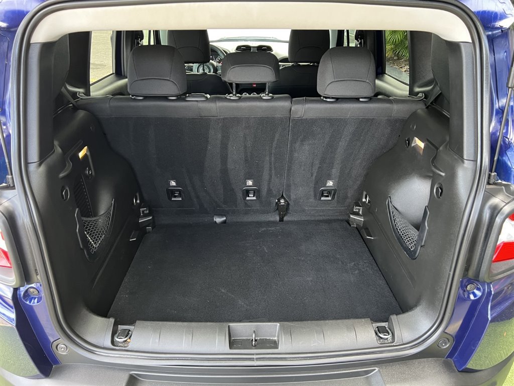 Used 2017 Jeep Renegade Sport w/ Power & Air Group FWD image 24