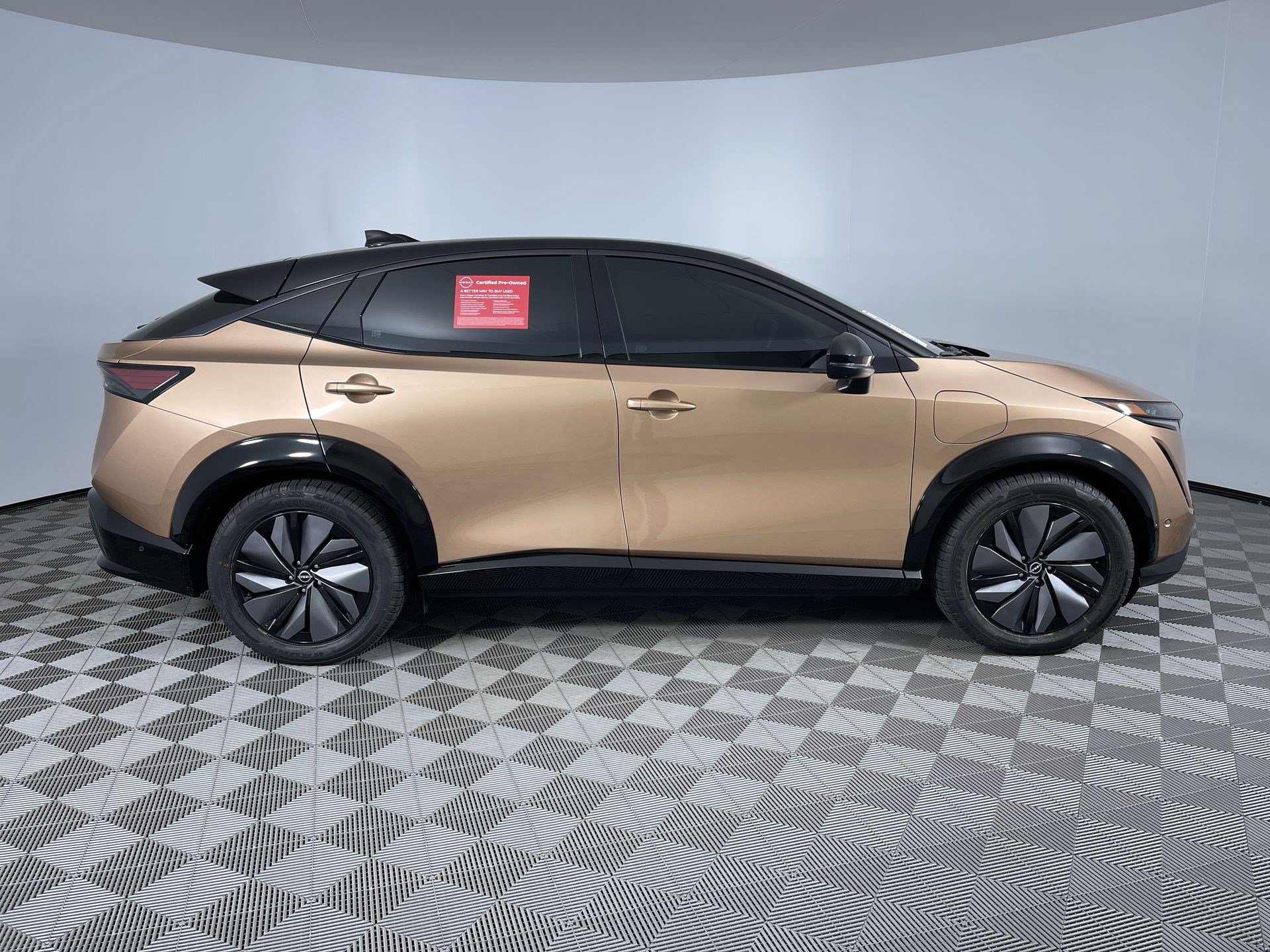 Certified 2024 Nissan Ariya AWD image 10